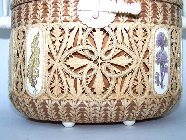 A Magnificent Handcrafted Contemporary Mattapoisett "Seaweed" Basket by noted Chatham artist Kathy Campbell. — image 4
